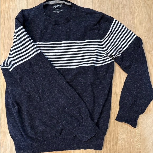 Grayers Other - Grayers Navy and White Crewneck Sweater